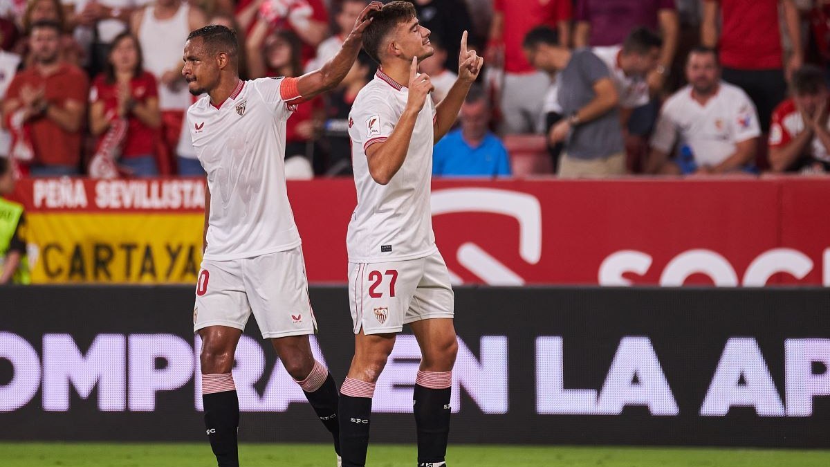 Kike Salas celebra un gol con el Sevilla FC | Salvador López Medina para El MIRA