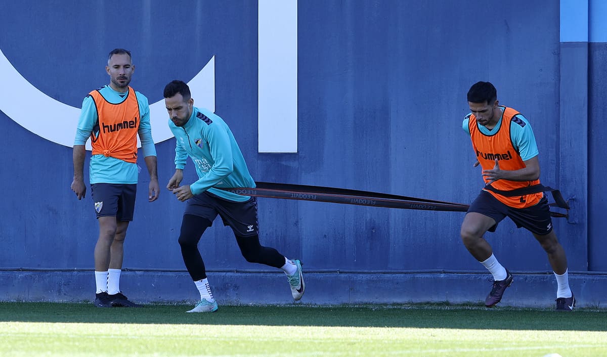 Sesión de entrenamiento del Málaga CF en el Día de Andalucía