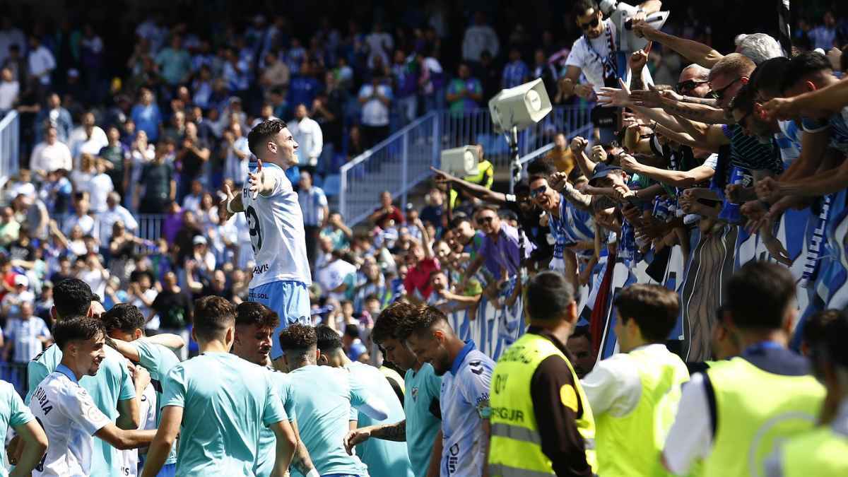 Roberto tras marcar el gol de la victoria en el Málaga CF 1-0 Intercity