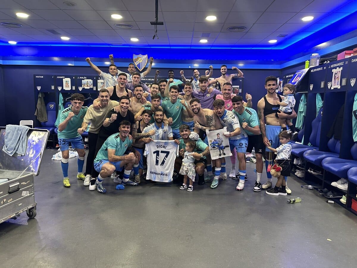 El vestuario del Málaga CF le dedicó la victoria a Dioni
