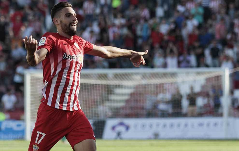 Antonio Puertas celebra un gol durante su etapa en la UD Almería