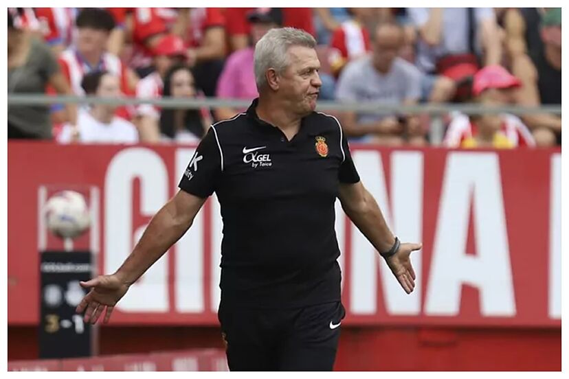 Javier Aguirre durante un encuentro del RCD Mallorca