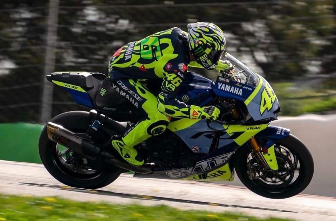 Instagram @valeyellow46 rodando con la Yamaha R1