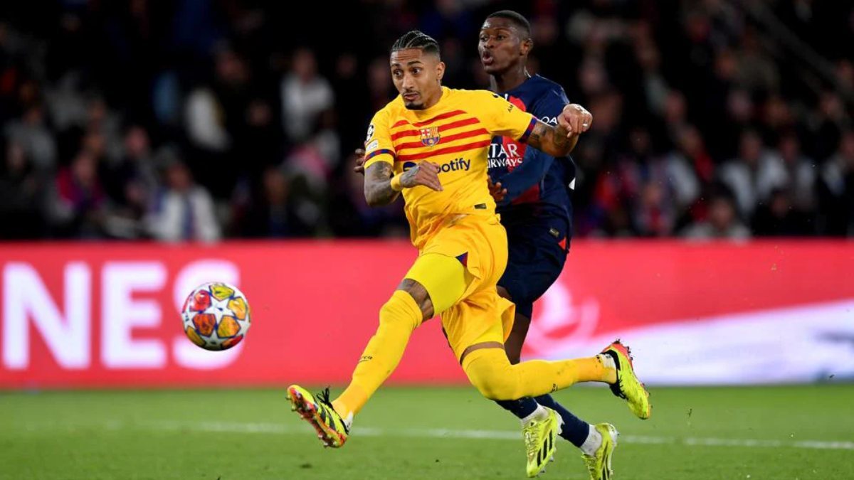 Raphinha anotó dos goles en la victoria del FC Barcelona frente al PSG en la Champions League