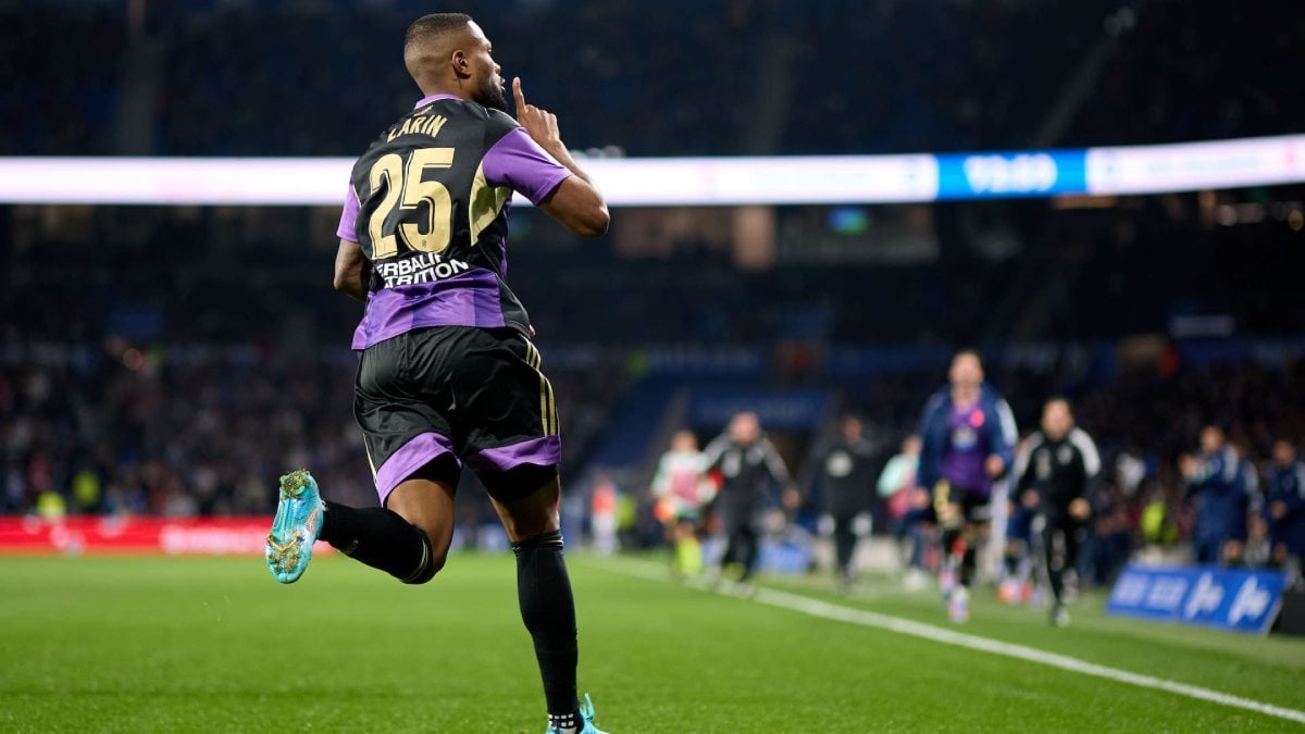 Cyle Larin celebra un gol del Real Valladolid en el pasado curso