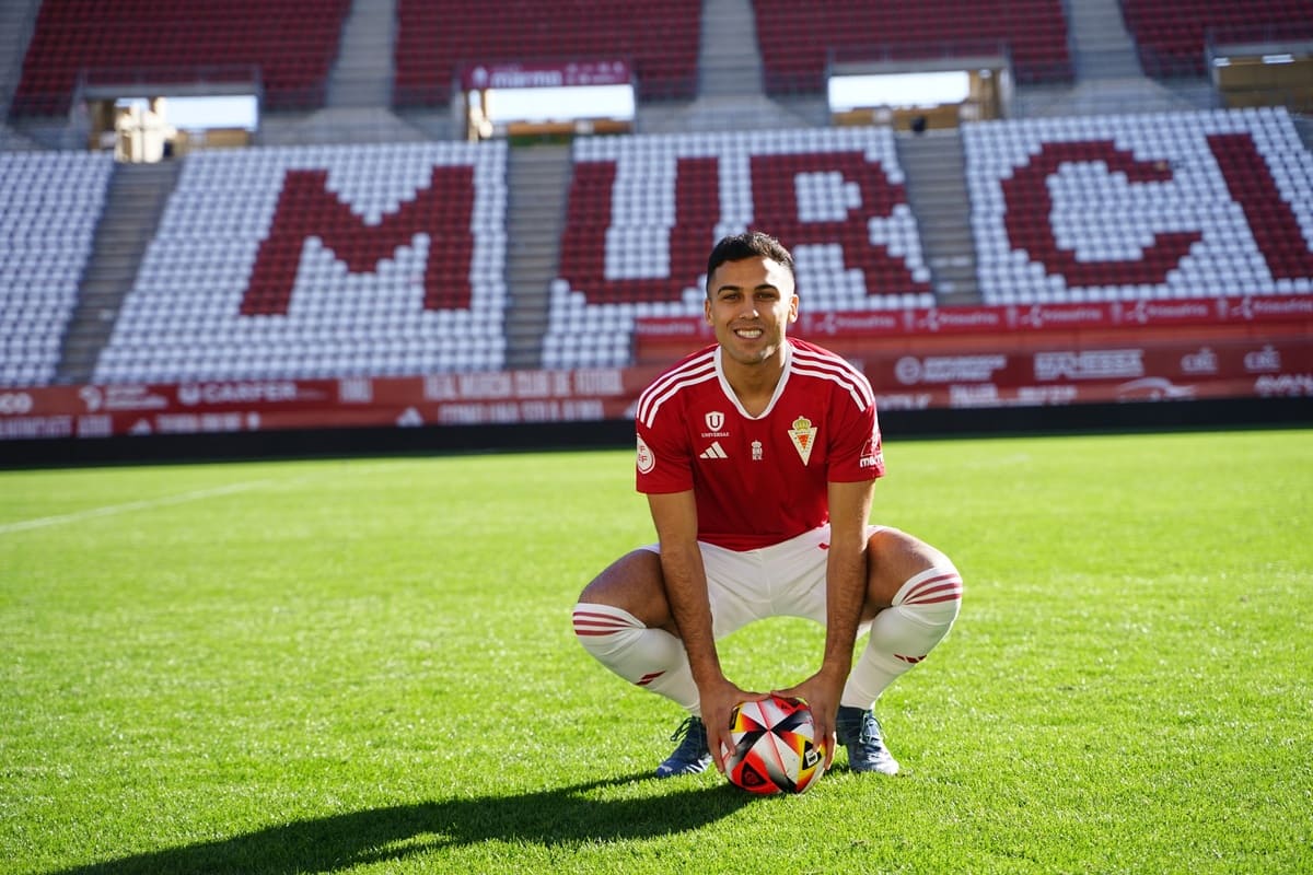 Amin Abadarán en su presentación con el Real Murcia