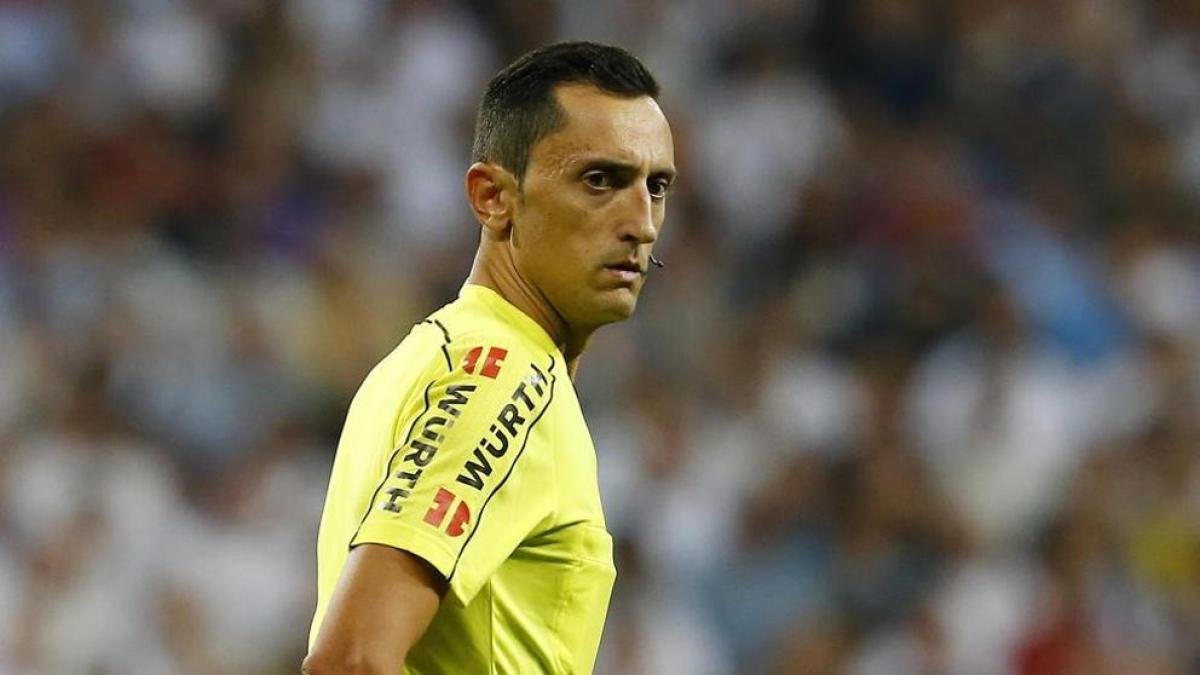 Sánchez Martínez, colegiado que se encargará de arbitrar el partido entre el Real Betis y el Sevilla FC