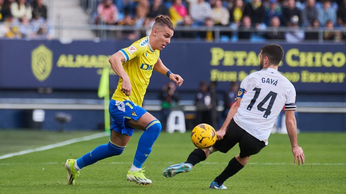 Iván Alejo y Gayà en el Cádiz CF - Valencia CF | Salvador López Medina para El MIRA