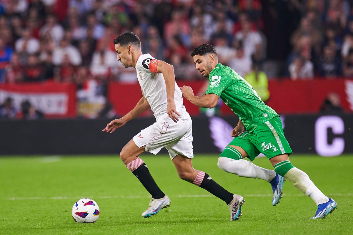 Jesús Navas y Ayoze en el Sevilla FC - Real Betis | Salvador López Medina para El MIRA