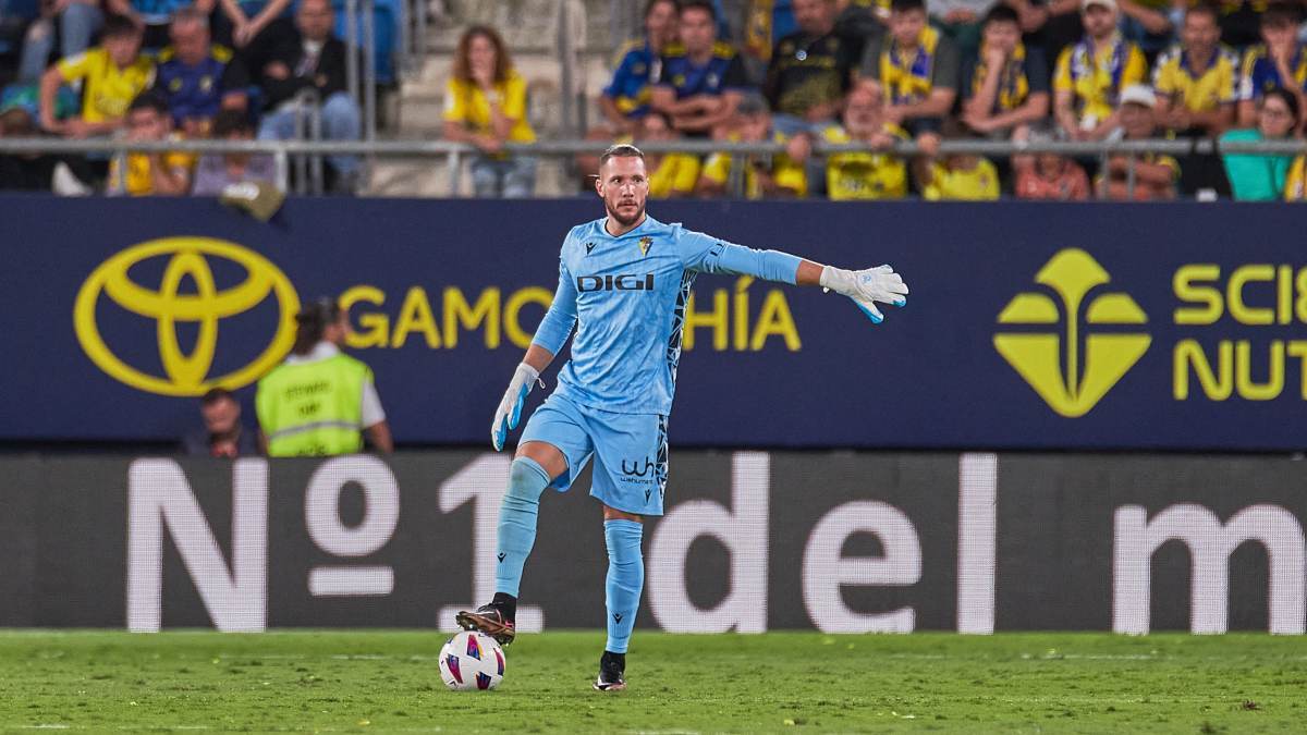 Conan Ledesma en el Cádiz CF - Rayo Vallecano | Salvador López Medina para El MIRA