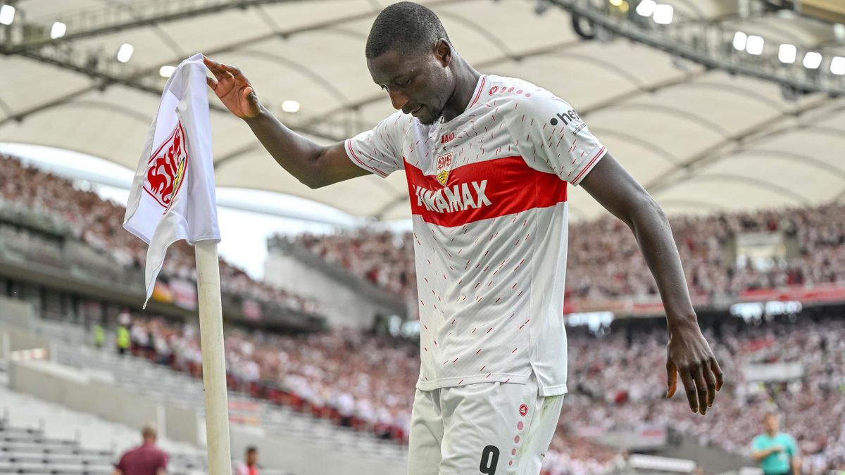 Serhou Guirassy celebra un gol con el VfB Stuttgart