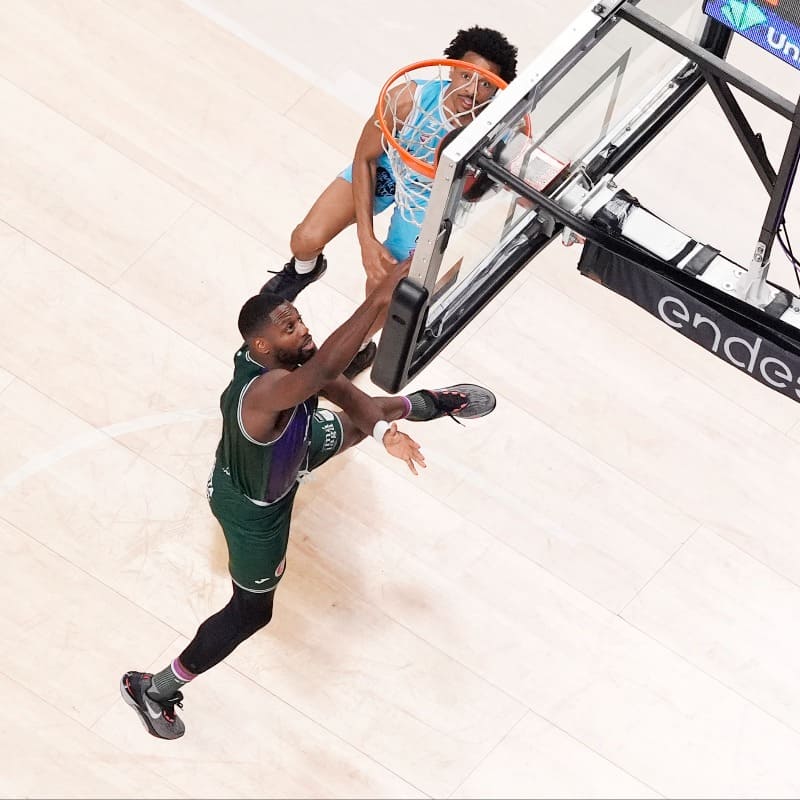 Unicaja Baloncesto 93-69 Palencia Baloncesto