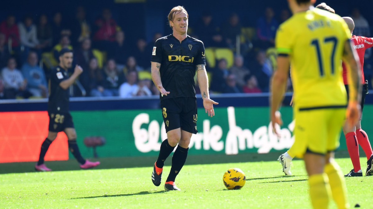 Álex Fernández durante el Villarreal CF - Cádiz CF