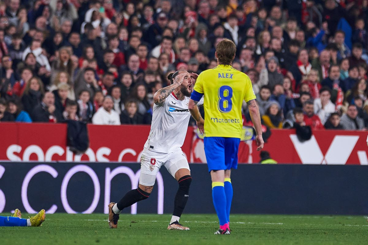 Nemanja Gudelj en un Sevilla FC - Cádiz CF | Salvador López Medina para El MIRA