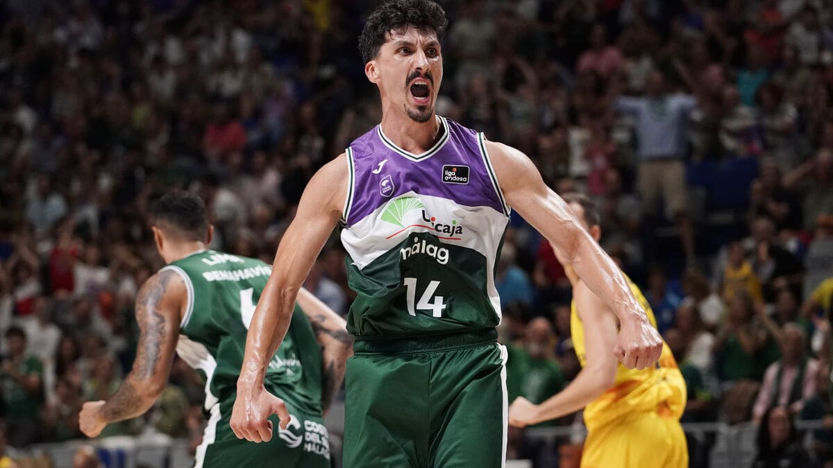 Nihad Djevodic en un partido con el Unicaja Baloncesto