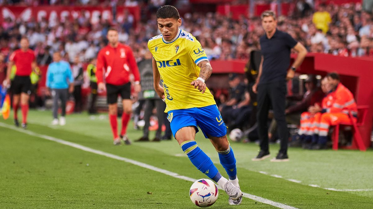 Brian Ocampo en el Sevilla FC - Cádiz CF | Salvador López Medina para El MIRA