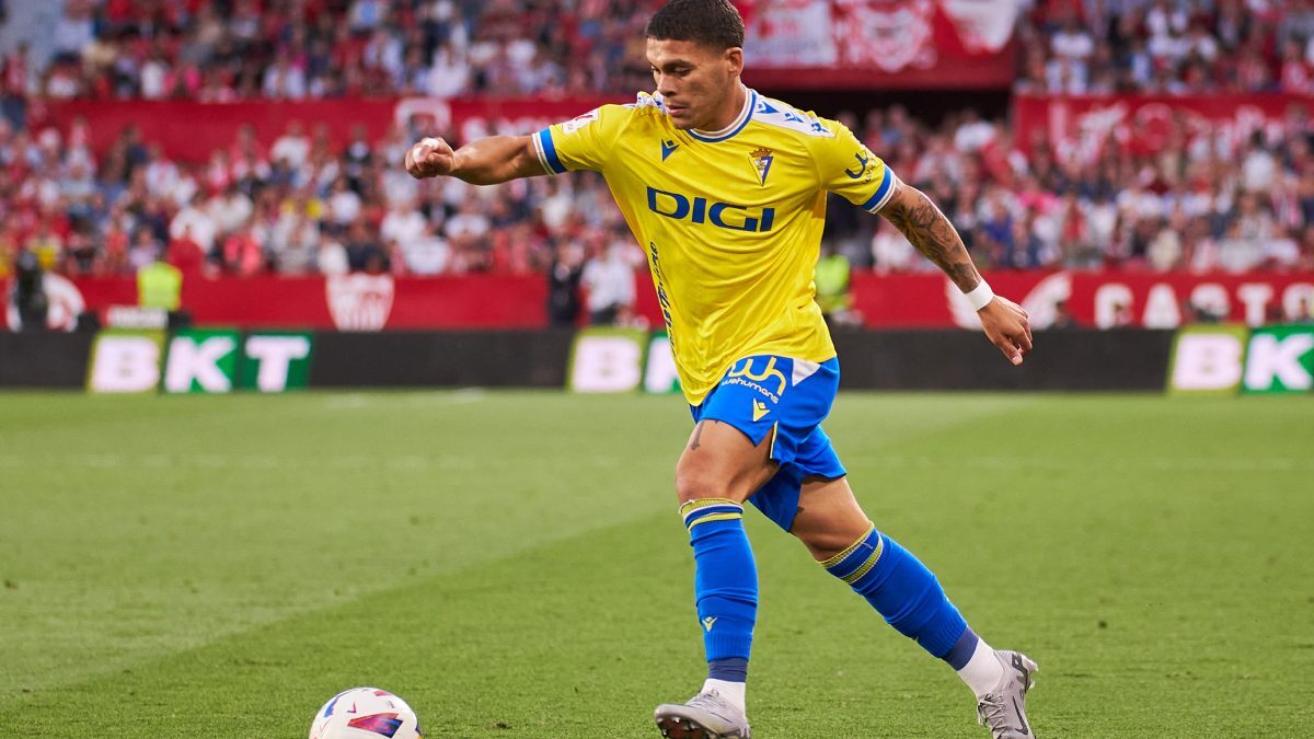 Brian Ocampo en el Sevilla FC - Cádiz CF | Salvador López Medina para El MIRA