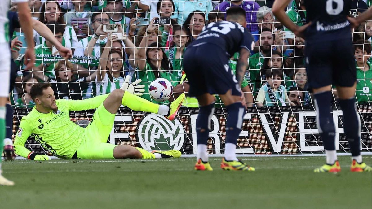 Penalti parado de Remiro en el Real Betis - Real Sociedad | Foto: Real Sociedad