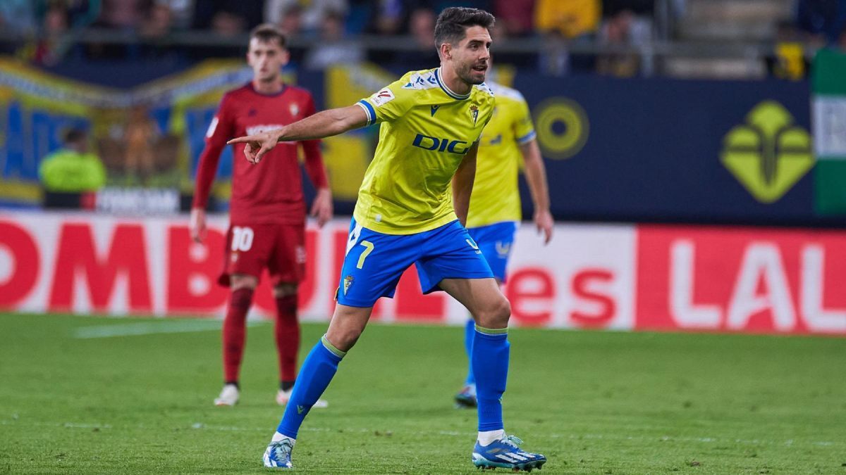 Rubén Sobrino en el Cádiz CF - CA Osasuna | Salvador López Medina para El MIRA