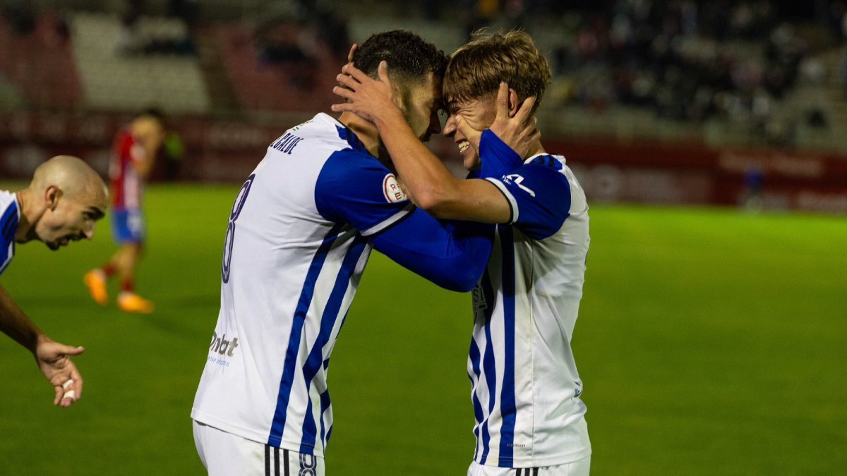 José Antonio de la Rosa celebra un gol anotado con el Recreativo de Huelva