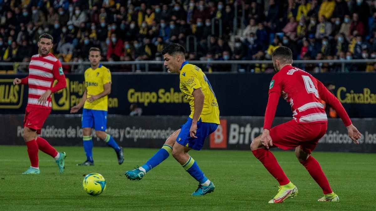 Tomás Alarcón en un Cádiz CF - Granada CF | Salvador López Medina para El MIRA
