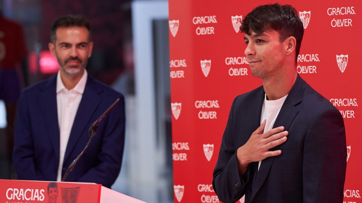 Óliver Torres, agradecido en su despedida del Sevilla FC | Salvador López Medina para El MIRA