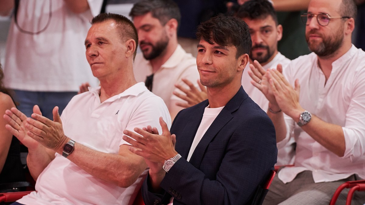 Óliver Torres, visiblemente emocionado en su despedida del Sevilla FC | Salvador López Medina para El MIRA