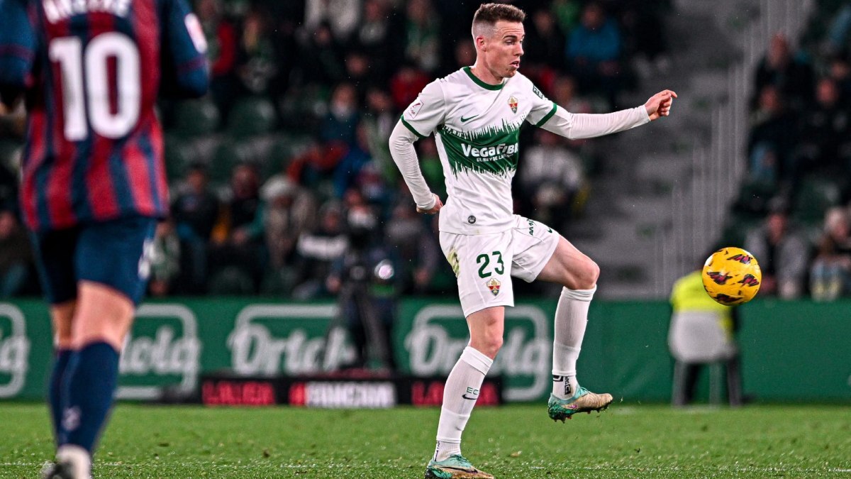 Carlos Clerc, con contrato en vigor en el Elche CF hasta finales de junio, podría fichar por el Cádiz CF