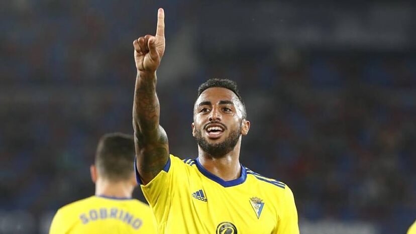 La afición del Cádiz CF guarda un buen recuerdo de Carlos Akapo