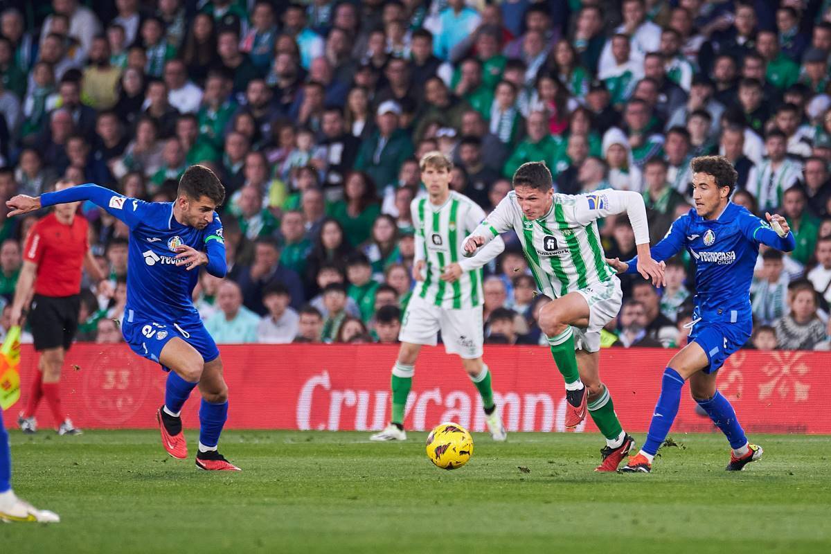 Sergi Altimira en el Real Betis - Getafe CF | Salvador López Medina para El MIRA