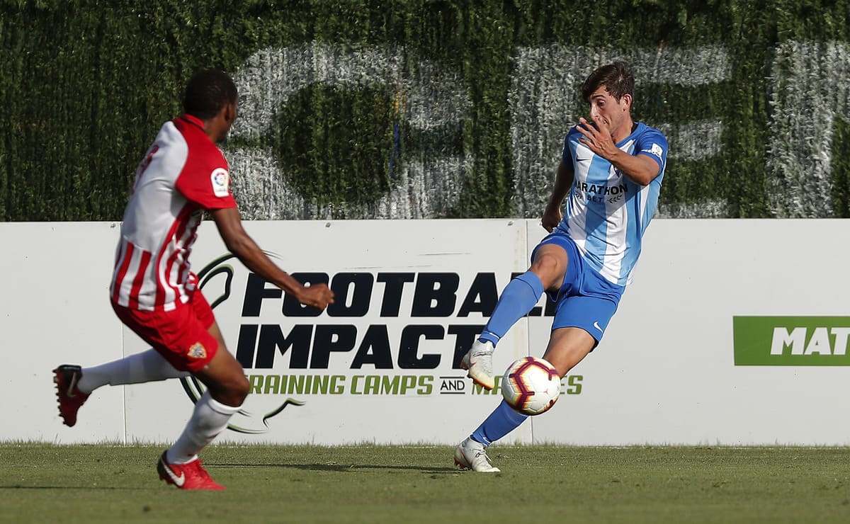 Álex Mula durante un partido con el Málaga CF