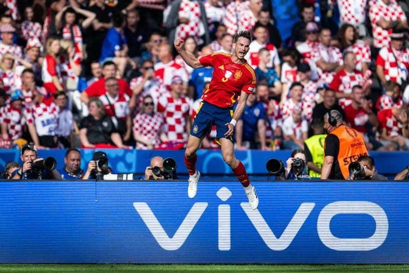 Fabián Ruiz celebra su gol anotado con España ante Croacia en la Eurocopa