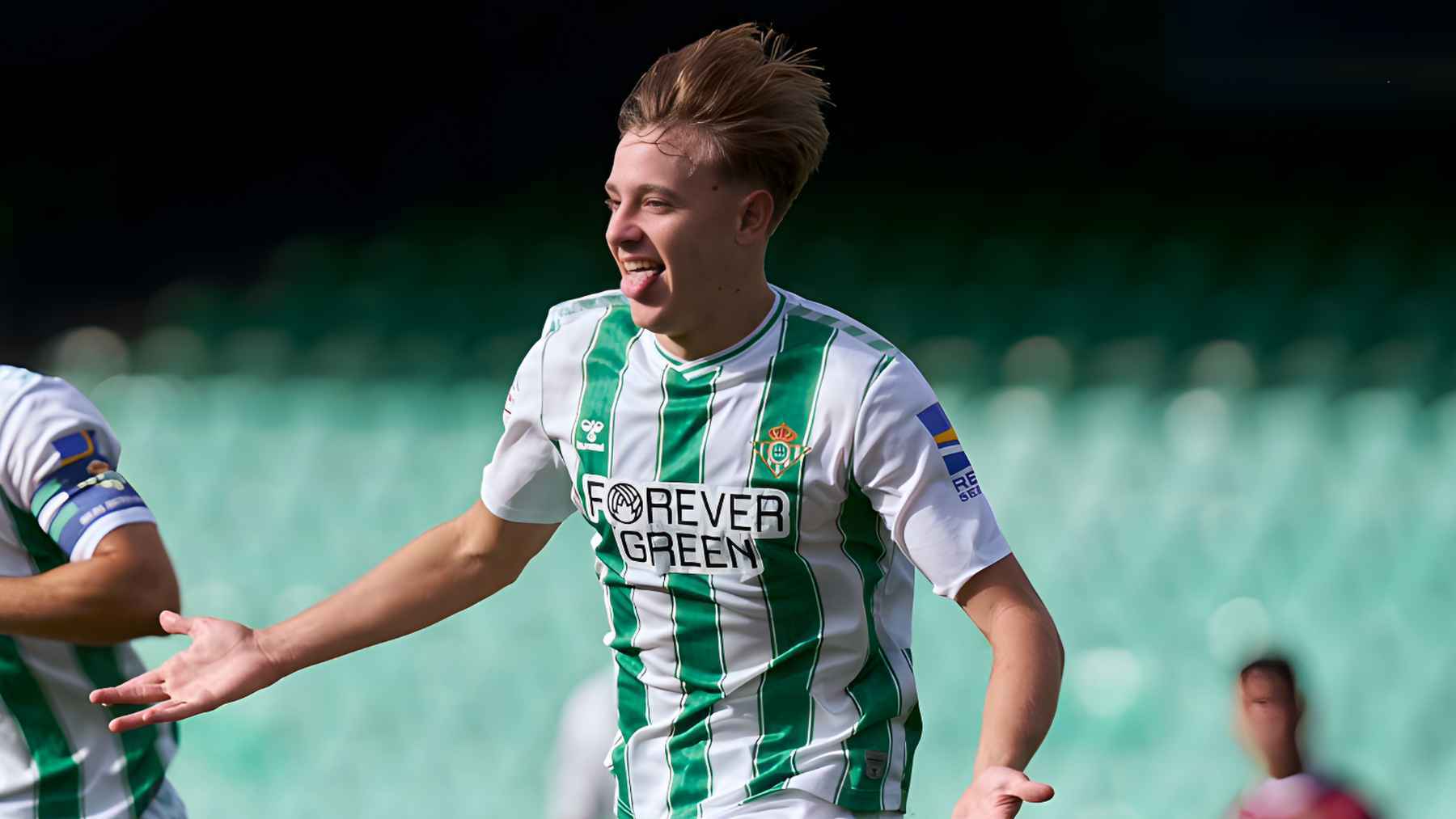 Jesús Rodríguez celebra su gol con el Betis Deportivo ante el Pontevedra | Foto: X (Twitter de Jesús Rodríguez)