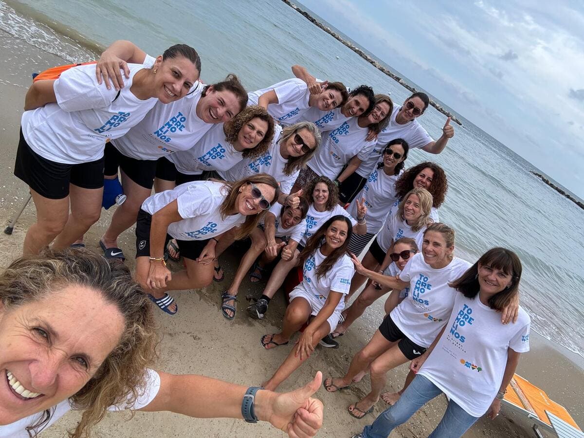 Jugadoras del Angels Hungarian y del Unicaja de Málaga +50 femenino