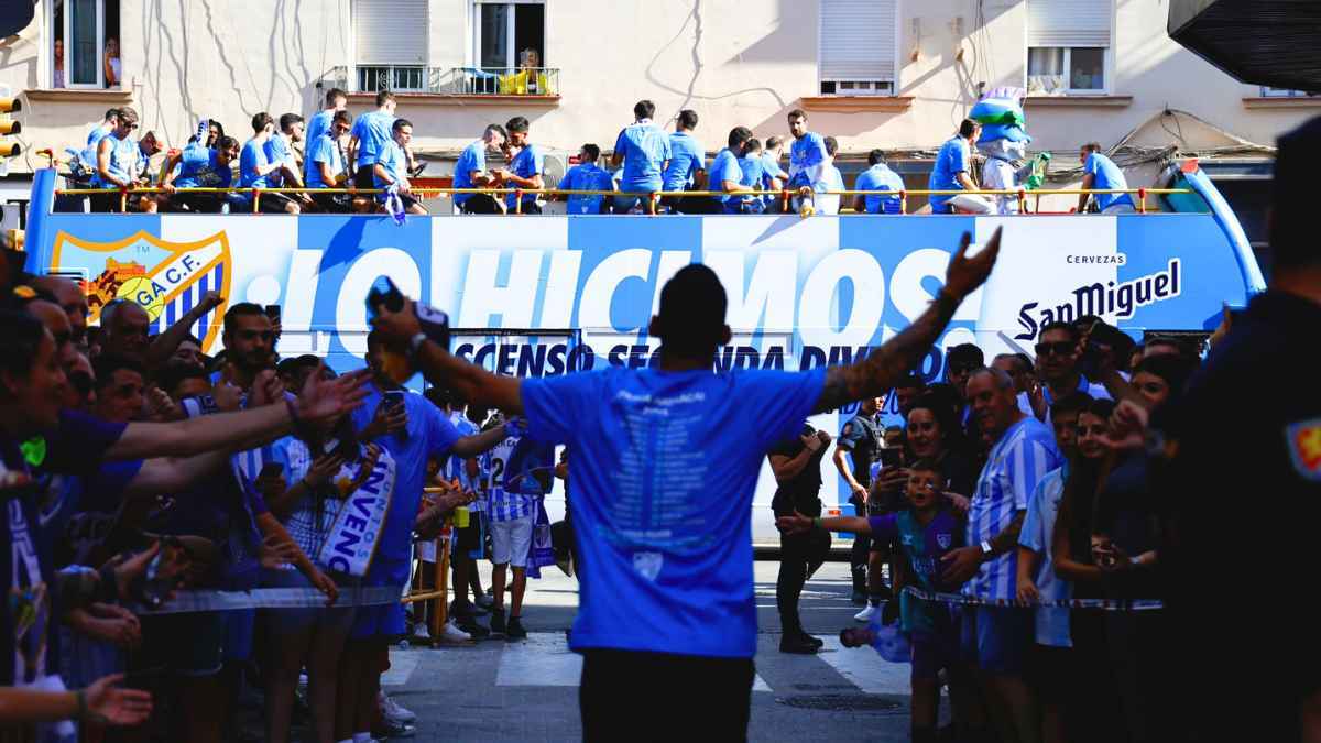 El Málaga CF durante la celebración del ascenso a Segunda División