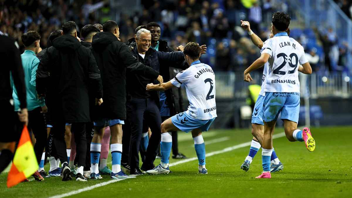 Sergio Pellicer, renovado con el Málaga CF hasta el año 2026