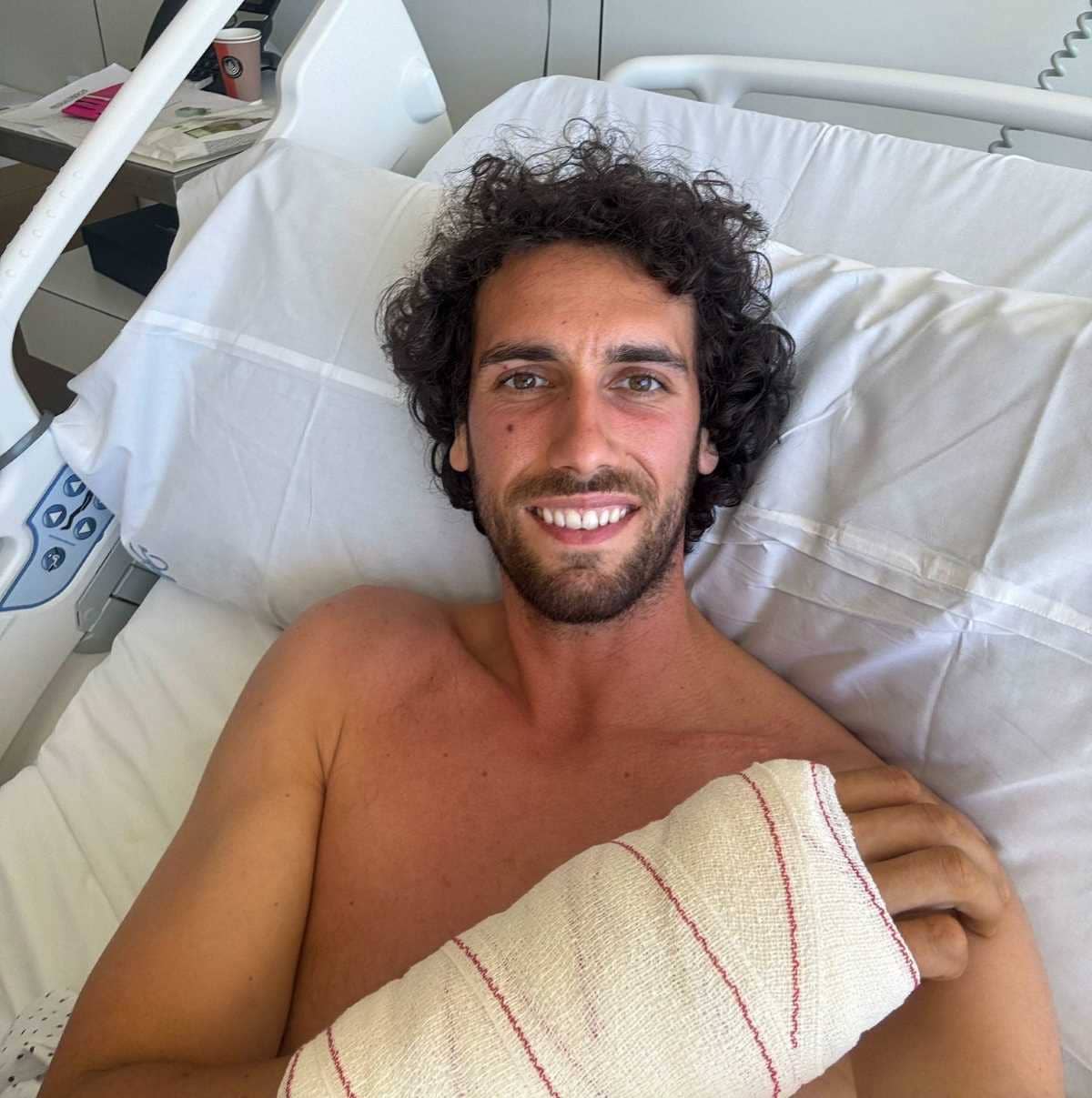 X Álex Rins operado de la mano derecha