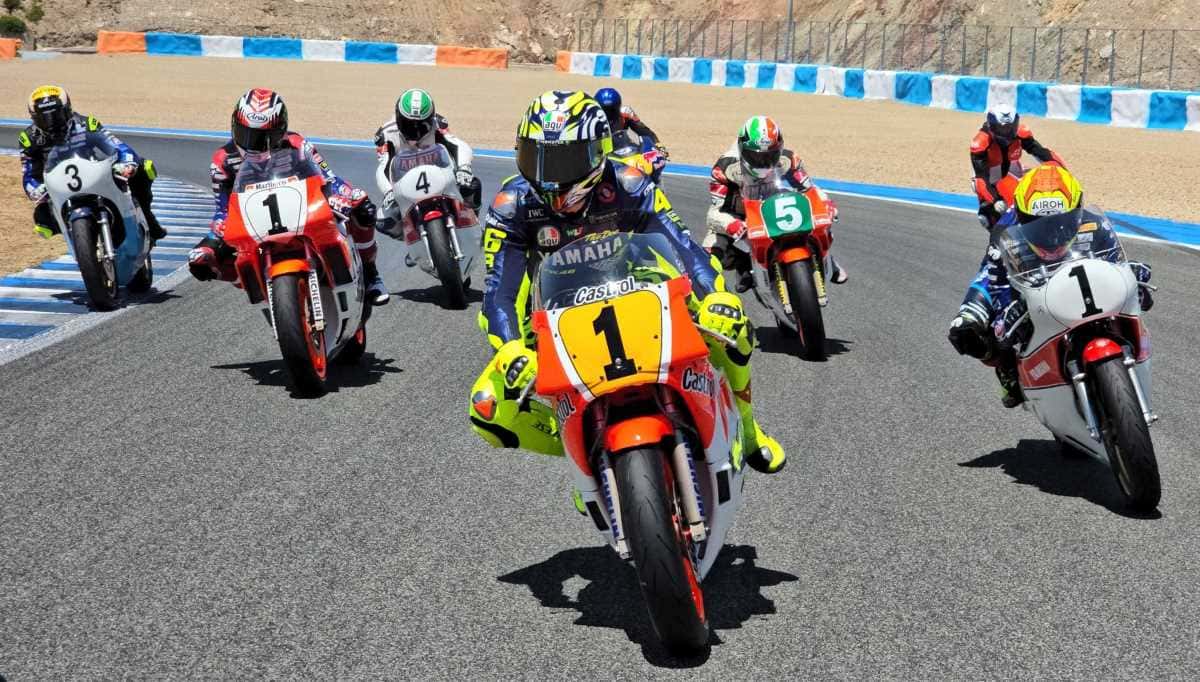 Yamaha Racing Heritage Club con Valentino Rossi rodando en el Circuito de Jerez | X Yamaha Racing