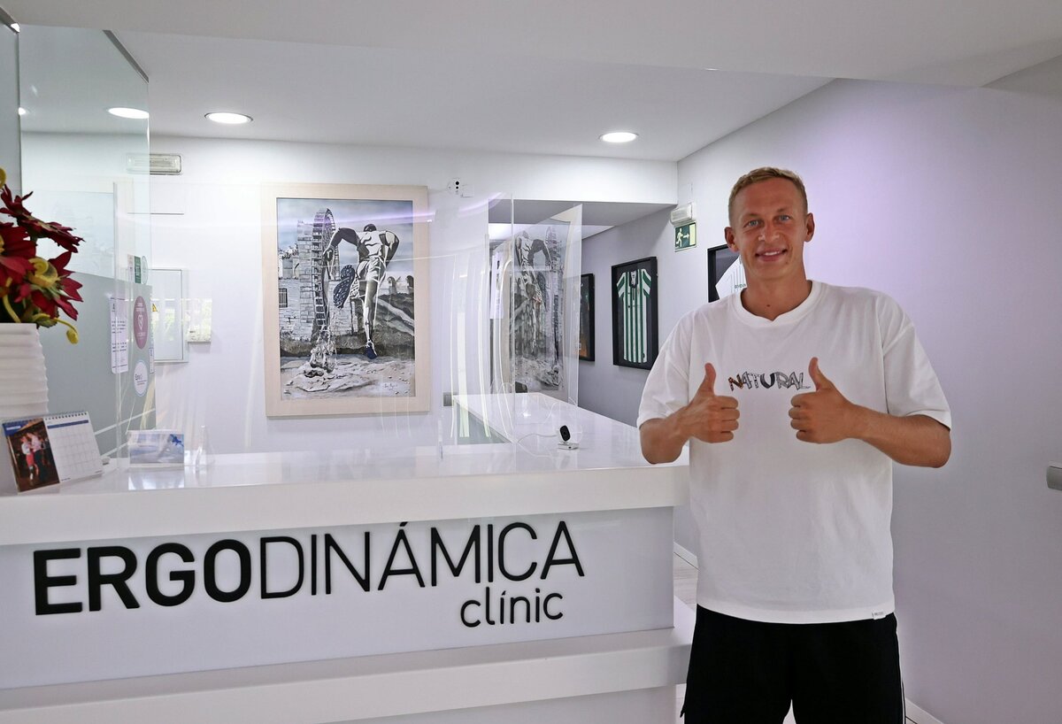 Nikolai Obolskiy tras el reconocimiento médico con el Córdoba CF