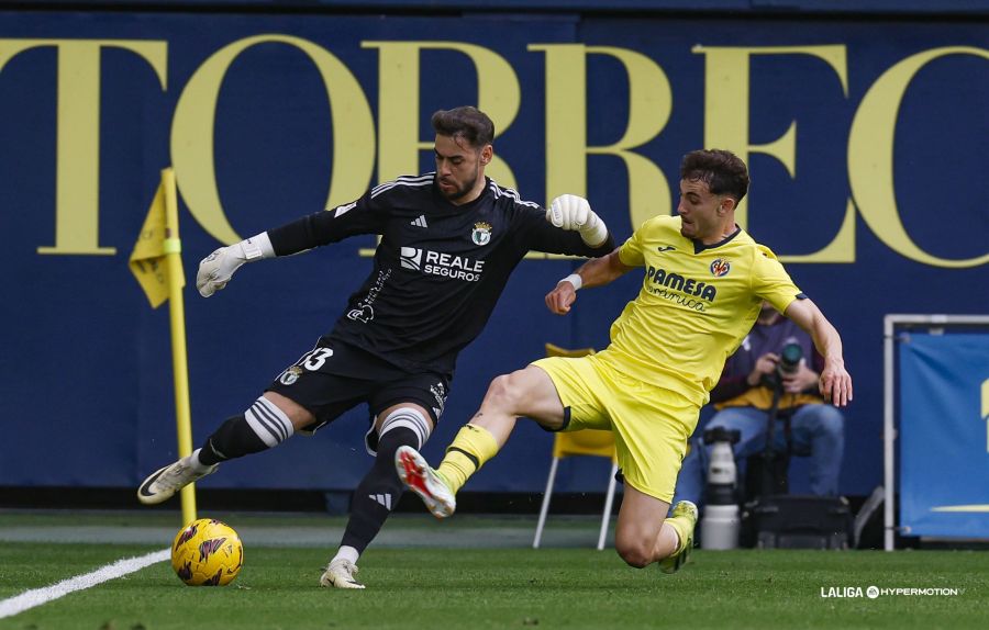 José Antonio Caro durante un Villarreal CF B - Burgos CF