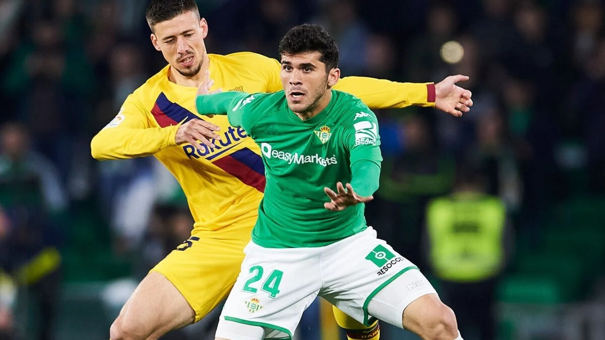 Carles Aleñá durante un Real Betis - FC Barcelona