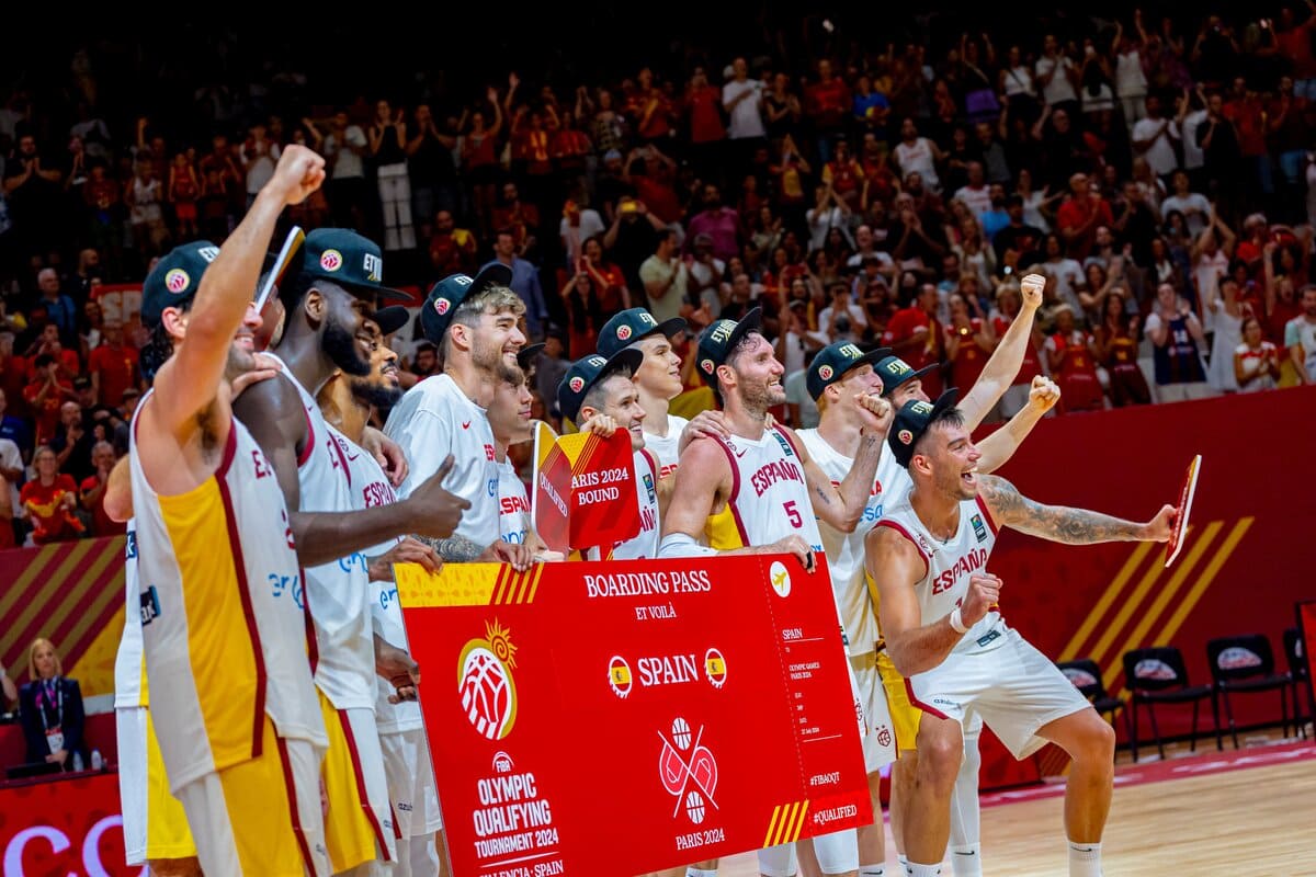 Los jugadores de la Selección Española celebrando su presencia en los Juegos Olímpicos de París