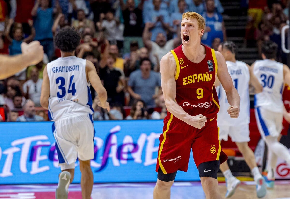 Alberto Díaz en un partido con la Selección Española