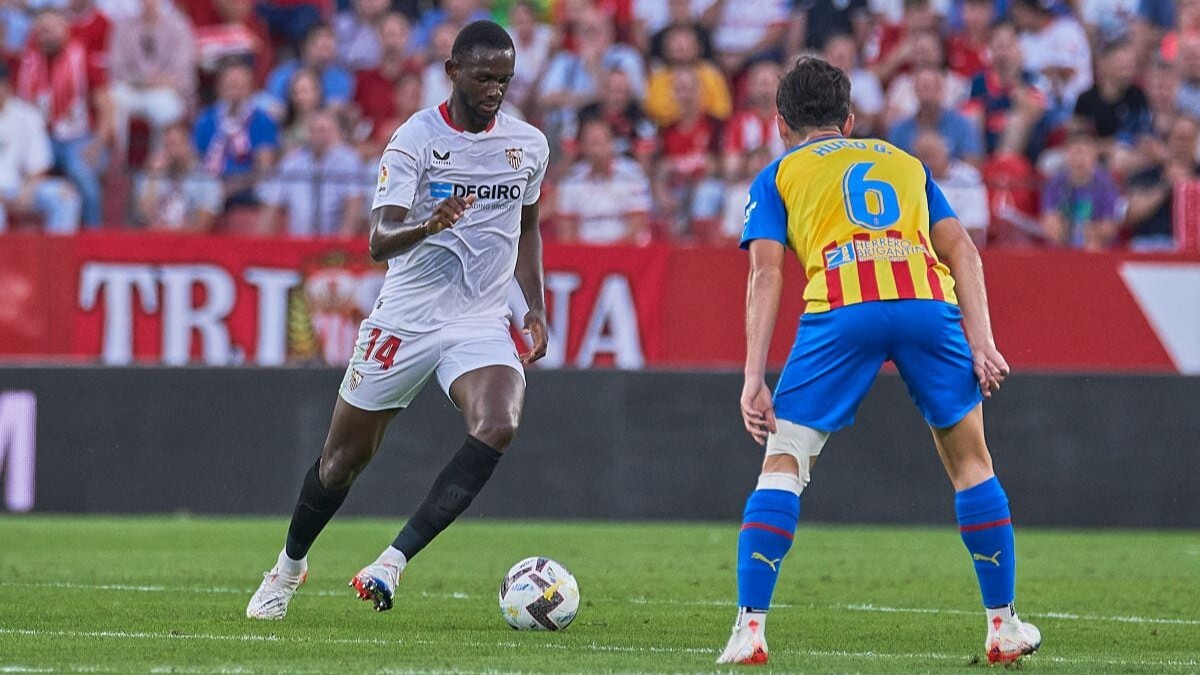 Nianzou en el Sevilla FC - Valencia CF | Salvador López Medina para El MIRA