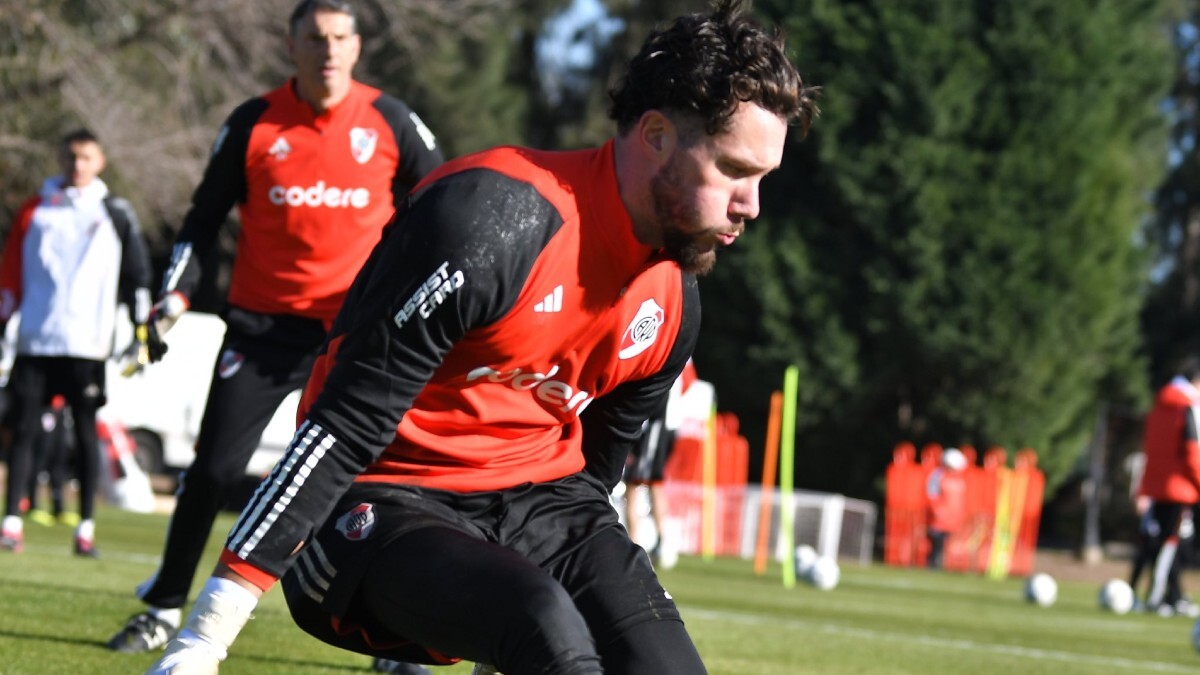 Conan Ledesma, ex portero del Cádiz CF, durante un entrenamiento de River Plate