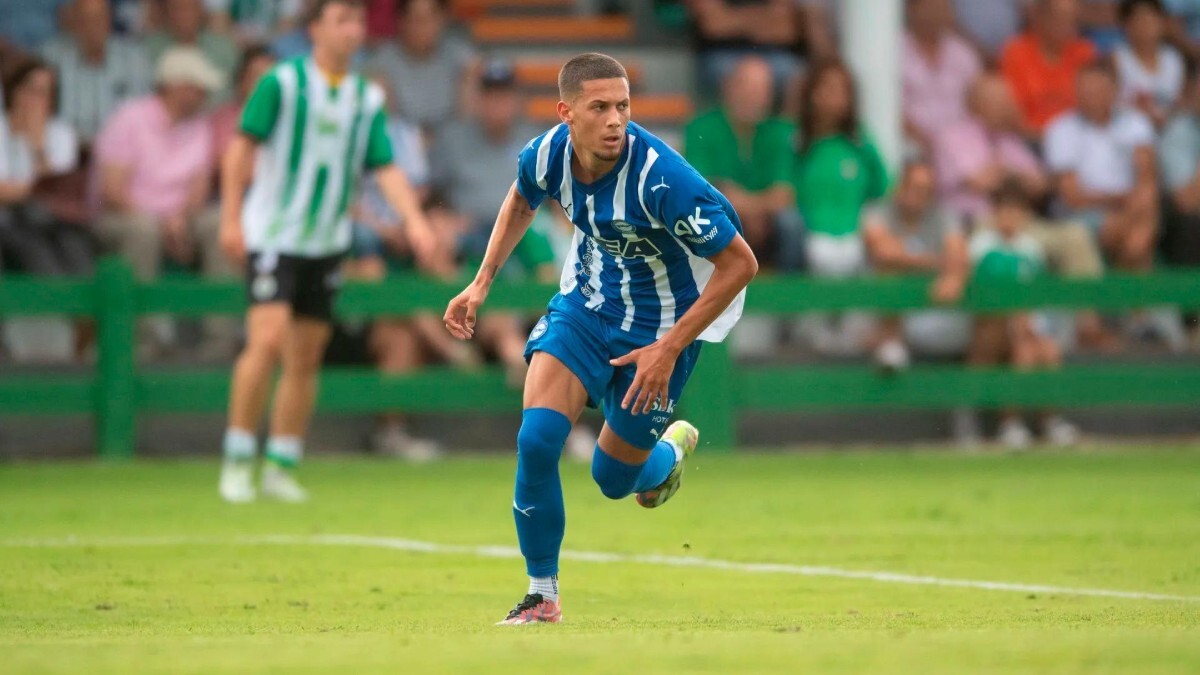 Alan Godoy, objetivo del Cádiz CF, pertenece al Deportivo Alavés
