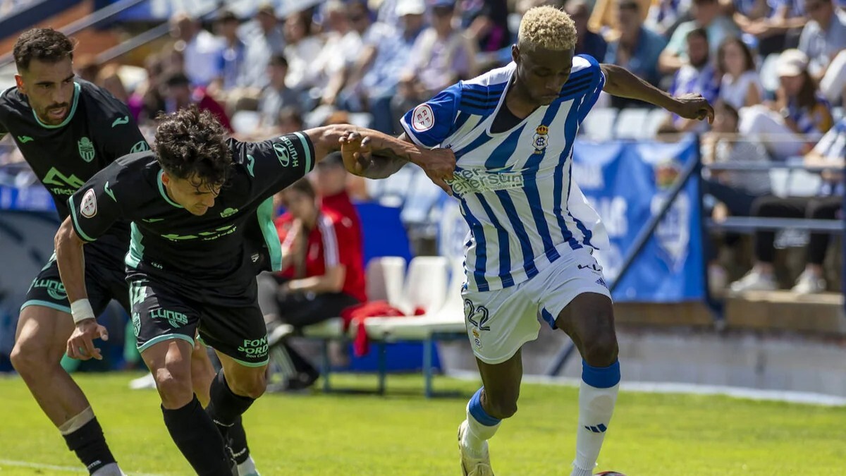 Rahim Alhassane durante un partido del Recreativo de Huelva ante el Atlético Baleares