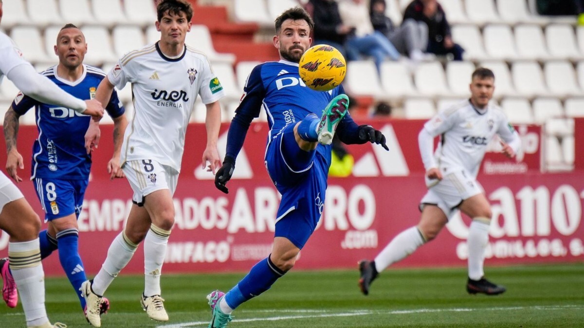 Sebas Moyano durante un Albacete Balompié - Real Oviedo