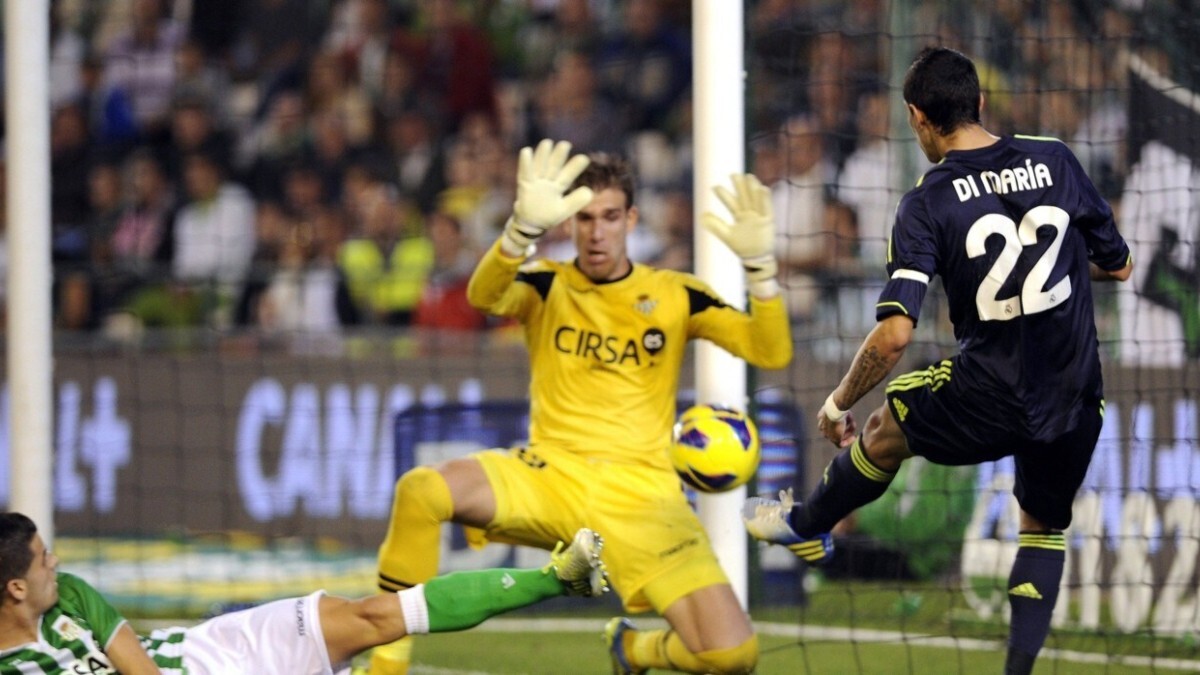 Adrián San Miguel durante su etapa anterior en el Real Betis