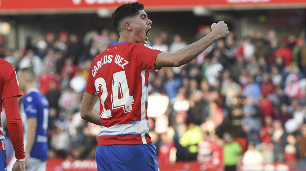 Carlos Fernández durante un partido con la camiseta del Granada CF